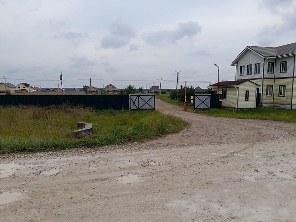 Продается блочный недостроенный жилой дом на участке 14 соток в ДПК Зеленцино Александровского района, Владимирская область,110 км от МКАД по Ярославскому или Щелковскому шоссе.