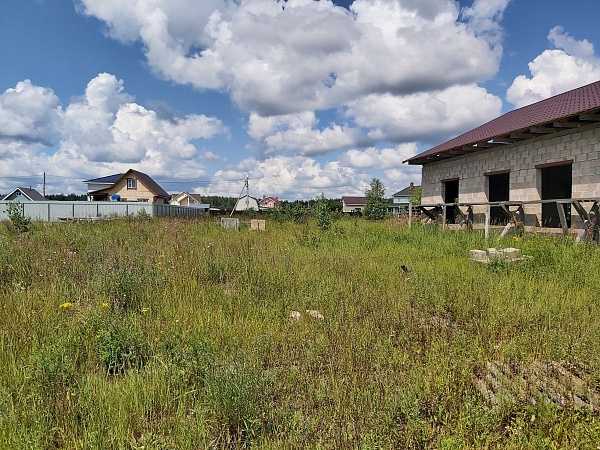 Продается блочный недостроенный жилой дом на участке 14 соток в ДПК Зеленцино Александровского района, Владимирская область,110 км от МКАД по Ярославскому или Щелковскому шоссе.