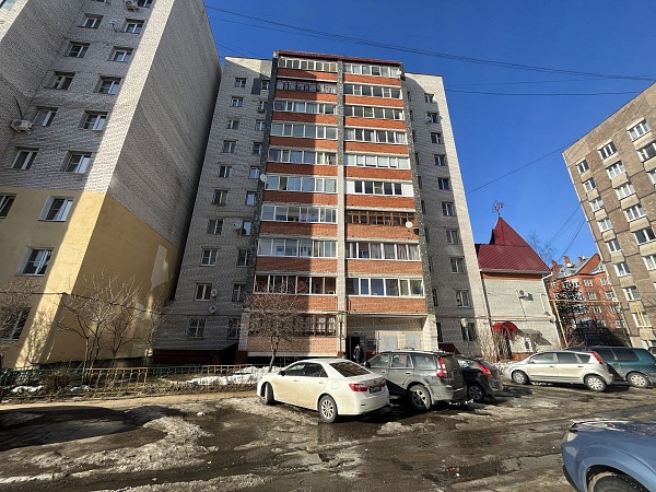 Продается 3-х комнатная квартира в хорошем состоянии в гор. Александров район Гермес, Владимирская область, 100 км от МКАД по Ярославскому шоссе или 130 км от МКАД по Щелковскому шоссе.