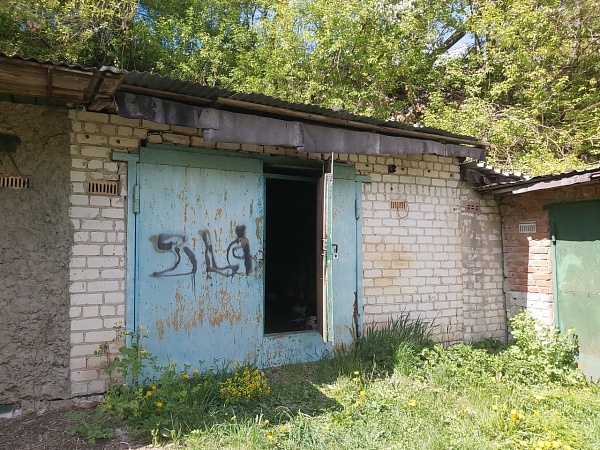 Продается кирпичный гараж в районе Гермес, город Александров, Владимирской области,100 км от МКАД по Ярославскому шоссе.