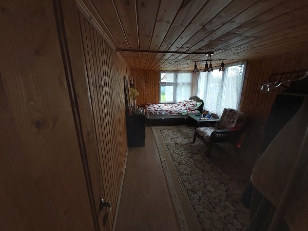 Продаётся двухэтажный бревенчатый дом с баней на участке 30 соток в деревне Вяльковка, Александровский район, Владимирская область, 115 км от МКАД по Ярославскому или по Щелковскому шоссе. 