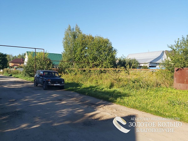 Продается кирпичный гараж на земельном участке 14 соток со всеми коммуникациями в районе Монастыря-Правда, 100 км от МКАД по Ярославскому шоссе или 130 км от МКАД по Щелковскому шоссе.