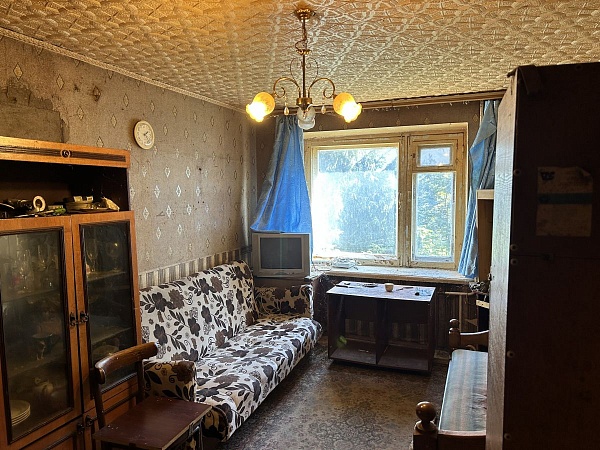 Продается комната в общежитие секционного типа, центр города Кольчугино, Владимирская область, 150 км от МКАД по Ярославскому шоссе или 122 км по Щелковскому шоссе.