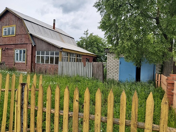 Продается часть дома  на участке 8,8 соток в д. Климово, Киржачский район, Владимирская область, 130 км от МКАД по Ярославскому или Щелковскому шоссе.